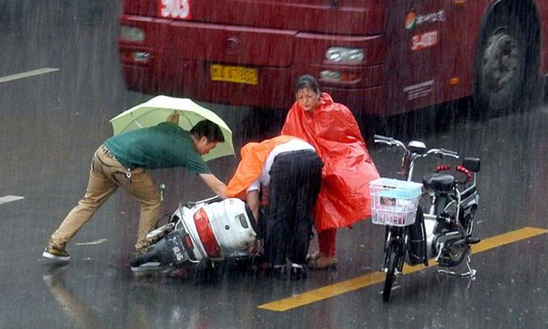 電動車騎行不開燈易釀事故：法律無規(guī)定，交警定責(zé)時考慮“黑燈”因素合理嗎？